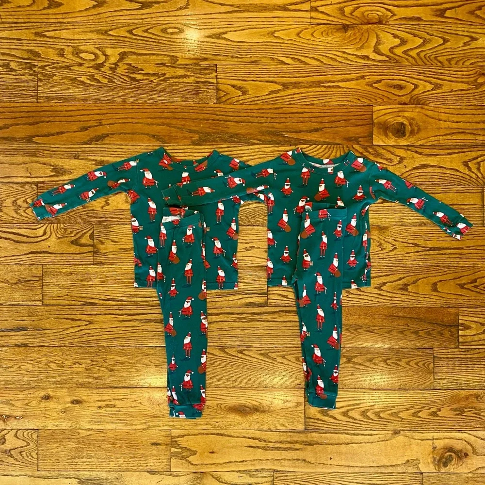 2/$25 GAP Kids Green Santa Pajama Set - 3T